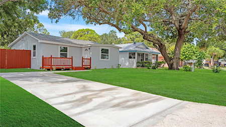 8002 48th Ave N St. Petersburg, FL 33709