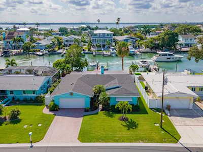 533 Crystal Dr Madeira Beach, FL 33708