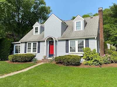 114 Beaufort Ave Needham, MA 02492