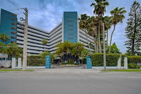 1700 NW N River Dr #503 Miami, FL 33125