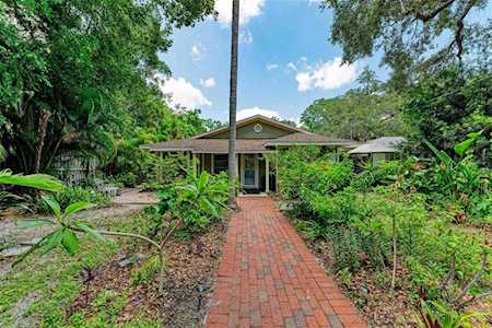 2711 1st Ave W Bradenton, FL 34205