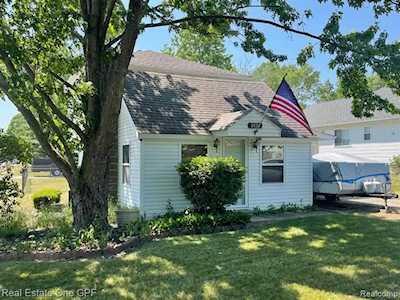 3626 Harrison Ave Rochester Hills, MI 48307