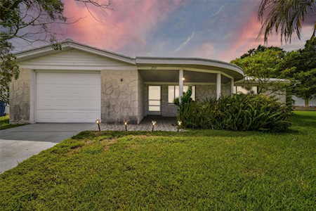 2717 Flint Isle PLACE Holiday, FL 34691