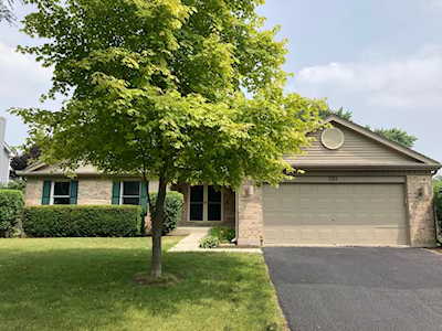 721 Mayfair Ln Algonquin, IL 60102