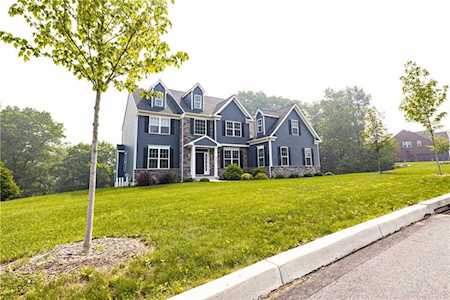 8863 Valley West Dr Breinigsville, PA 18031