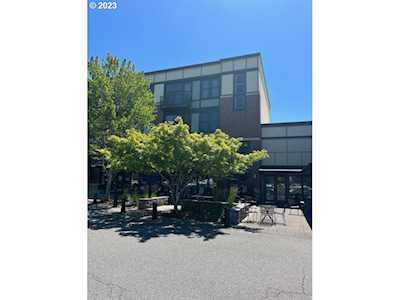 1425 NE 61st AVE #207 Hillsboro, OR 97124