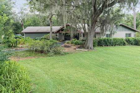 1717 Ryan Dr Lutz, FL 33549