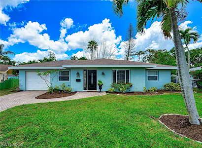 3495 Santiago Way Naples, FL 34105