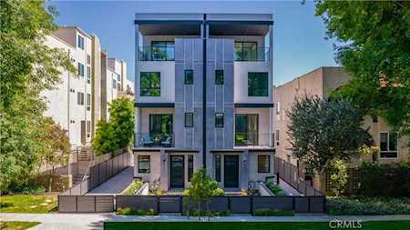 14547 Benefit St Sherman Oaks, CA 91403