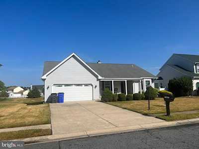 131 Sweetbay Ln New Castle, DE 19720