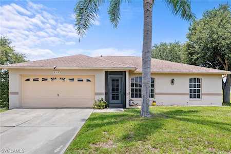 122 Parish Dr Lehigh Acres, FL 33974