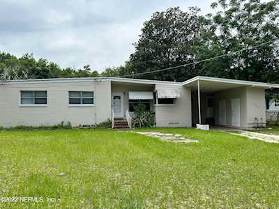 3756 Aldington DR Jacksonville, FL 32210