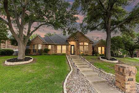 501 Green Meadow Street N Colleyville, TX 76034