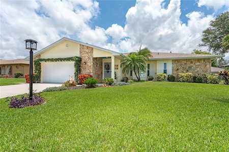 27 Tiffany St Englewood, FL 34223