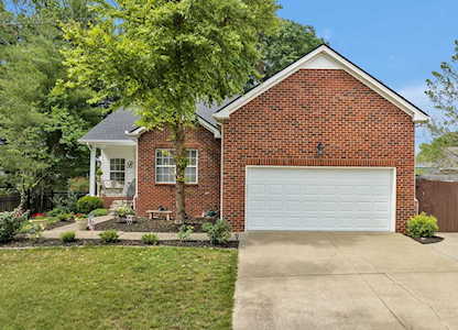1029 Whitley Pl Hendersonville, TN 37075