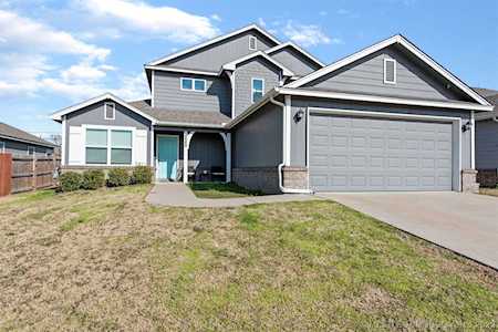 8669 S 256th East Place Broken Arrow, OK 74014
