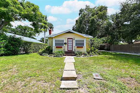 2707 10th Ave W Bradenton, FL 34205