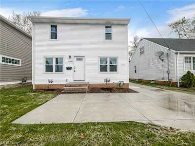 19588 Lake Rd Rocky River, OH 44116
