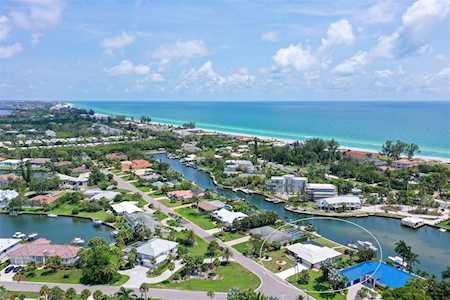 6021 Emerald Harbor Dr Longboat Key, FL 34228