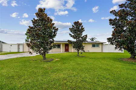 4704 37th St E Bradenton, FL 34203