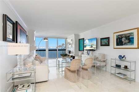 2333 Brickell Ave #1511 Miami, FL 33129
