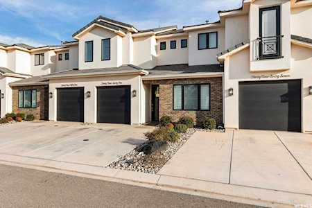 3958 S Barstow Washington, UT 84780