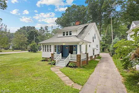 33266 Lake Rd Avon Lake, OH 44012