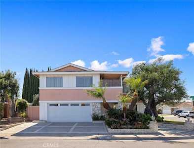 3661 Wisteria Seal Beach, CA 90740