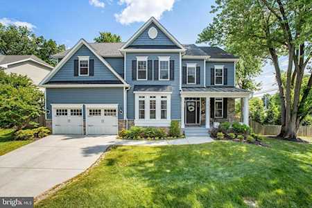 714 Kingsley Rd SW Vienna, VA 22180