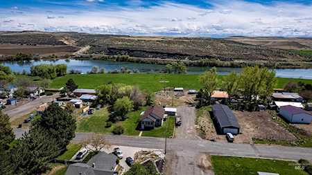 513 E Garfield Ave Glenns Ferry, ID 83623