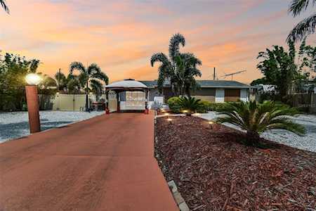 1936 Orange Dr Holiday, FL 34691