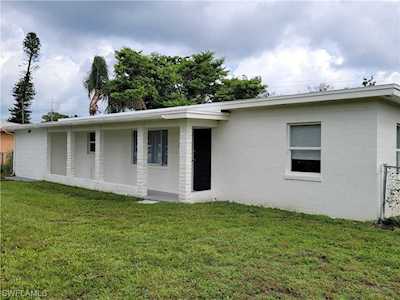 2027 Maravilla Circle Fort Myers, FL 33901