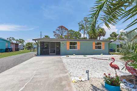 320 E Fray St Englewood, FL 34223