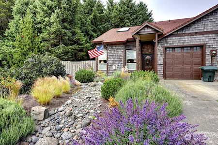 130 28th St NW Long Beach, WA 98631