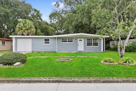 8715 N Hyaleah Rd Tampa, FL 33617