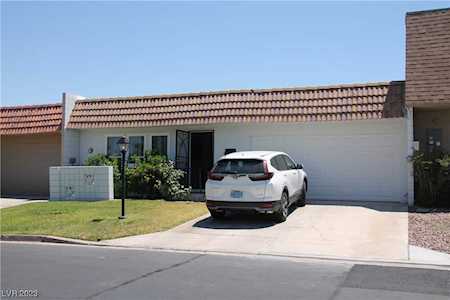3852 Remount Dr Las Vegas, NV 89121