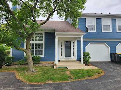 357 Wisteria Dr Streamwood, IL 60107
