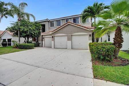 665 Heritage Dr Weston, FL 33326