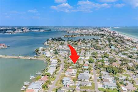 16102 Redington Dr Redington Beach, FL 33708