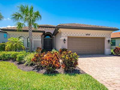 10505 Valencia Lakes Dr Bonita Springs, FL 34135