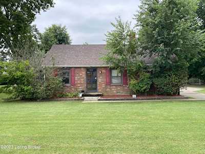 3406 Shanks Ln Louisville, KY 40216