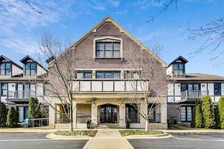 720 Green Bay Rd #2D Winnetka, IL 60093