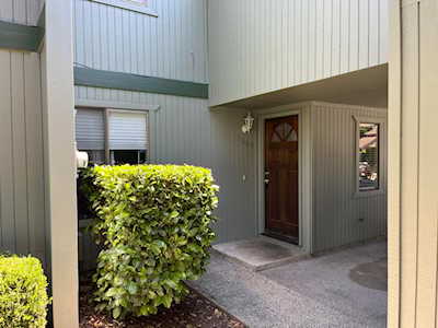 1005 SE Camelot Dr Grants Pass, OR 97526