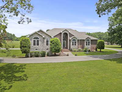 1011 Spears Way Greenbrier, TN 37073
