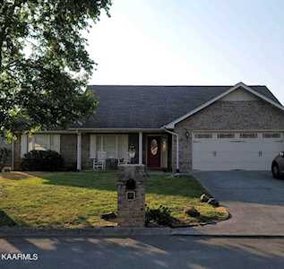 2305 Sir Edward Ln Maryville, TN 37803