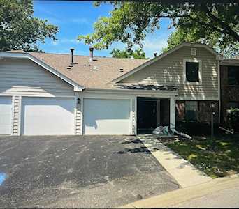 98 Marble Hill Ct #D1 Schaumburg, IL 60193