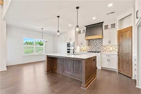 1604 SW 27th St Lee's Summit, MO 64082