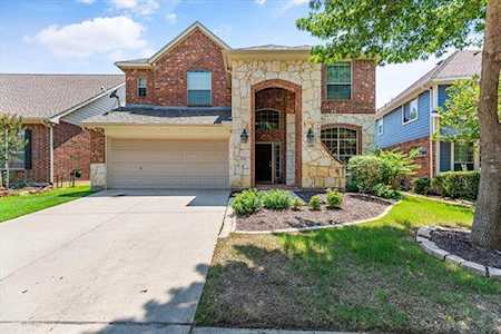 1420 Meadows Avenue Lantana, TX 76226