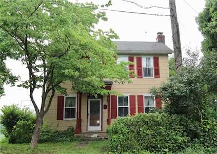 8893 Longswamp Rd Alburtis, PA 18011