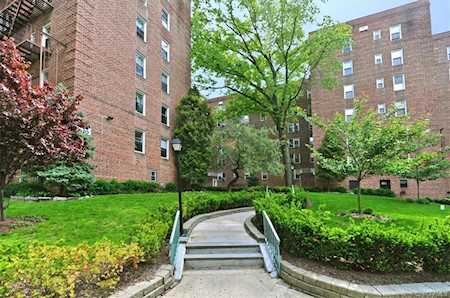 5620 Netherland Ave #3G Bronx, NY 10471